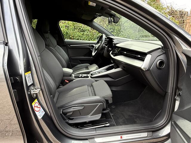 Audi A3 SPORTBACK 45 TFSIe Competition 3x S-Line I Automaat