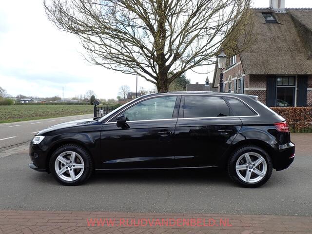 Audi A3 SPORTBACK 30 TFSI CARPLAY / CRUISE / NAVI