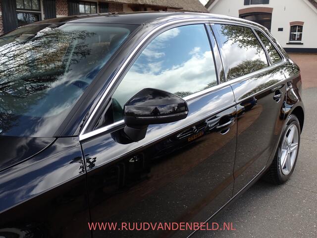 Audi A3 SPORTBACK 30 TFSI CARPLAY / CRUISE / NAVI