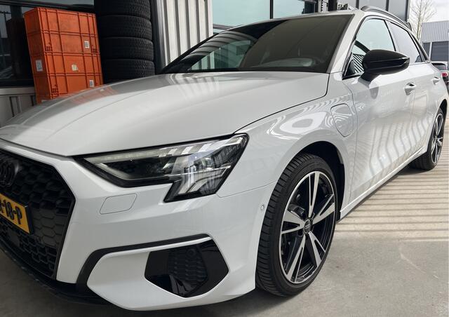 Audi A3 SPORTBACK 40 TFSI e Advanced Edition Hybrid | LEDER | TREKHAAK | CAMERA | CARPLAY/ANDROID | NAVI | PDC V+A | LMV 18'' | ADAPTIVE CRUISE CONTROL | CLIMATE CONTROL | STOELVERWARMING | VIRTUAL COCKPIT | LED | KEYLESS | DAB | BLUETOOTH