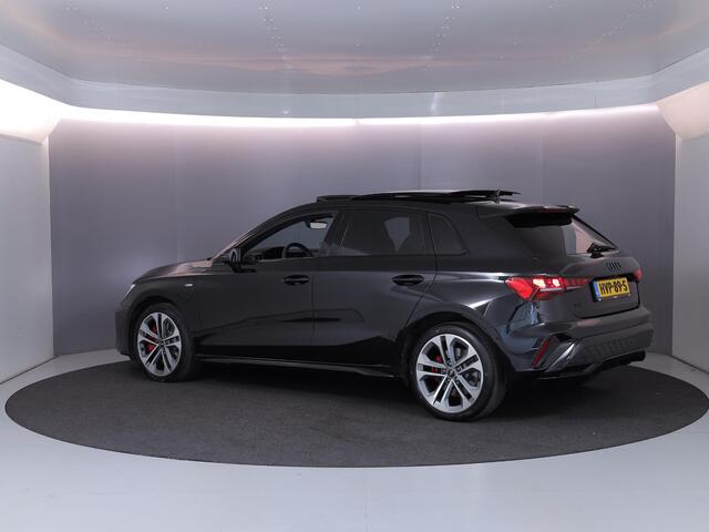 Audi A3 SPORTBACK 45 TFSI e S edition Competition | Panoramadak | Camera | Stoelverwarming |