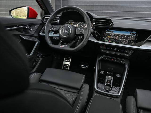 Audi A3 SPORTBACK 45 TFSI e S edition Competition | Panoramadak | 5 jr garantie | Ambiance interieur | Active Cruise | Sonos Sound | S-Seats + Memory | Head-Up | Camera | Stoelverwarming | Keyless