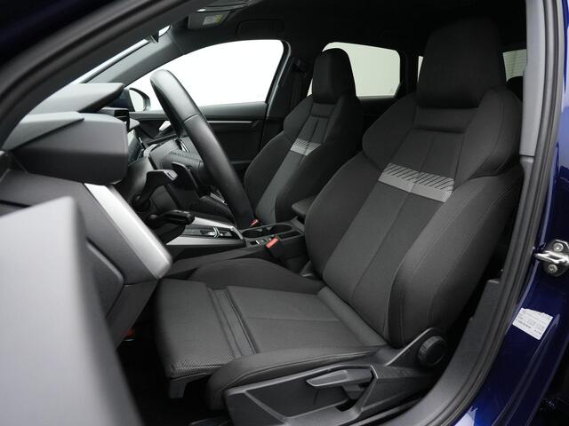 Audi A3 SPORTBACK 35 TFSI 150 pk S-tronic Advanced edition | Sportstoelen | Navigatie | Carplay | Parkeersensoren achter | 1e eigenaar