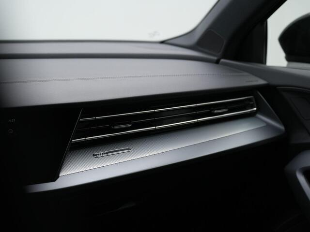 Audi A3 SPORTBACK 40 TFSI e 204 pk S edition / S-Line | Panoramadak | Achteruitrijcamera | Stoelverwarming | Adaptive Cruise | Navigatie