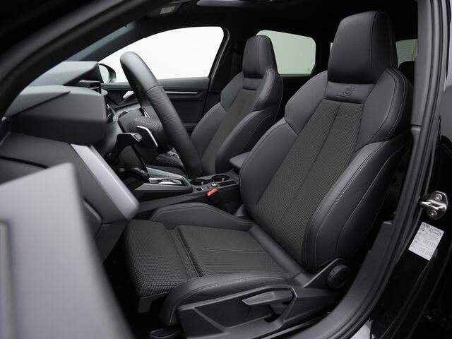 Audi A3 SPORTBACK 40 TFSI e 204 pk S edition / S-Line | Panoramadak | Achteruitrijcamera | Stoelverwarming | Adaptive Cruise | Navigatie