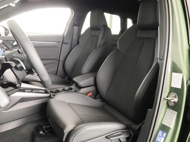 Audi A3 SPORTBACK 45 TFSI e S edition Competition 245pk | Navigatie | Sonos Audio | Keyless | 18 inch Lichtmetalen velgen |