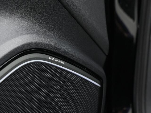 Audi A3 SPORTBACK 30 TFSI 116 pk S-tronic S-Line | Bang & Olufsen | Stoelverwarming | Navigatie | Keyless Entry | Parkeersensoren voor/achter