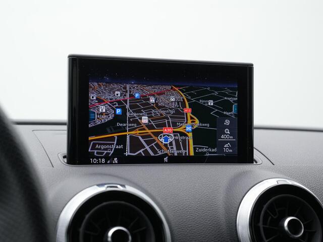 Audi A3 SPORTBACK 30 TFSI 116 pk S-tronic S-Line | Bang & Olufsen | Stoelverwarming | Navigatie | Keyless Entry | Parkeersensoren voor/achter