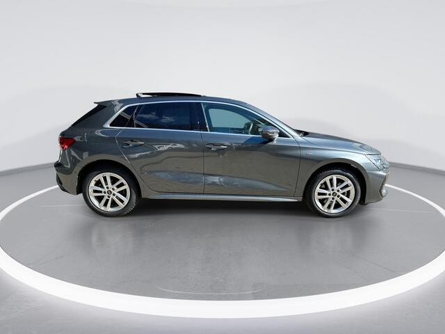 Audi A3 SPORTBACK 40 TFSIe 204pk S-tronic S edition · Panoramadak · Camera · Apple/Android Car Play · Navigatie · Leder Interieur · Stoelverwarming · 17'' Inch · Garantie t/m 04-04-2030 of 100.000km