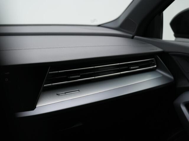 Audi A3 SPORTBACK 40 TFSI e 204 pk S edition / S-Line | Panoramadak | Achteruitrijcamera | Stoelverwarming | Adaptive Cruise | Navigatie