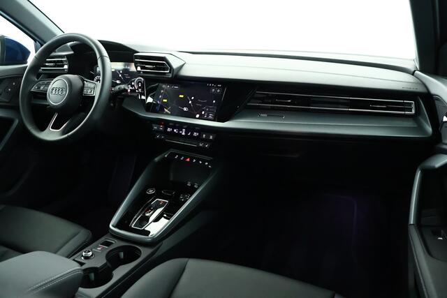 Audi A3 SPORTBACK 35 TFSI S-Line / LED / ACC / CarPlay / Camera / Navi