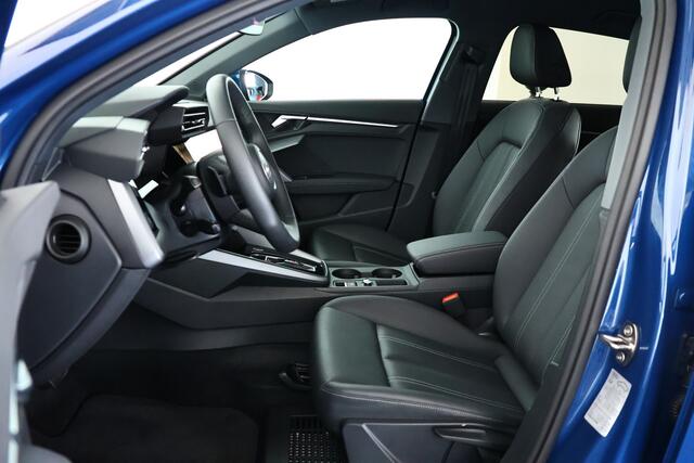 Audi A3 SPORTBACK 35 TFSI S-Line / LED / ACC / CarPlay / Camera / Navi