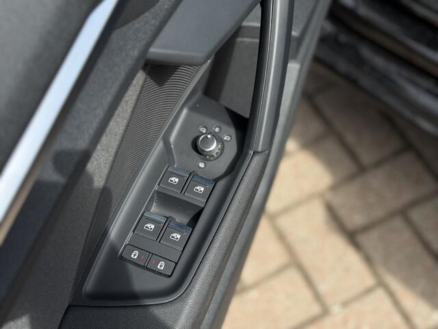 Audi A3 SPORTBACK 30 TFSI Pro Line met Schuif/Kanteldak!! Ndl auto!! | Clima | Stoelverwarming | Apple Carplay/Android Auto | Led | Afn. Trekhaak | RIJKLAARPRIJS INCL 12 MAANDEN GARANTIE EN BEURT