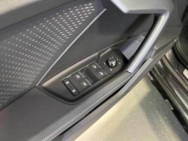 Audi A3 SPORTBACK 40 TFSIe 204pk S-tronic S edition · Camera · Panoramadak · Elek. Voorstoelen · Elek. Achterklep · Apple/Android Car Play · 17'' Inch · Garantie t/m 01-06-2030 of 100.000km