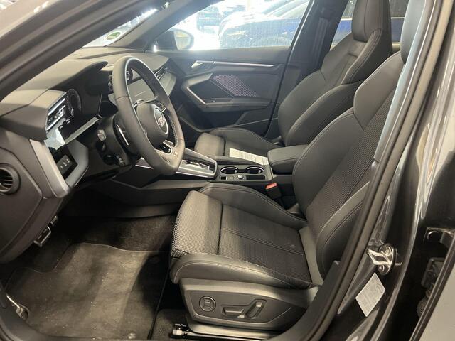Audi A3 SPORTBACK 40 TFSIe 204pk S-tronic S edition · Camera · Panoramadak · Elek. Voorstoelen · Elek. Achterklep · Apple/Android Car Play · 17'' Inch · Garantie t/m 01-06-2030 of 100.000km