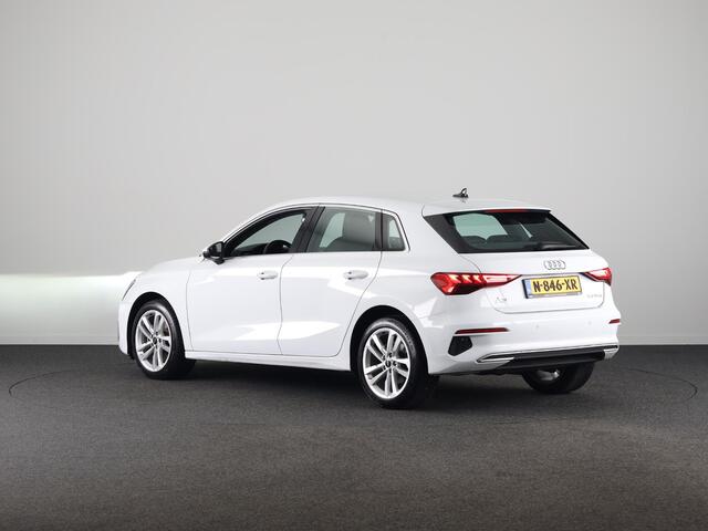 Audi A3 SPORTBACK 30 TFSI Attitude 110 pk S-tronic | Navigatie | Parkeersensoren achter | Cruise control | LED koplampen | Apple Carplay/Android Auto |