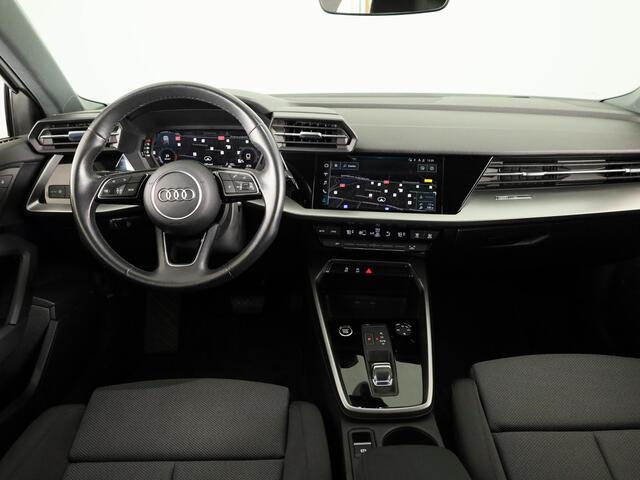 Audi A3 SPORTBACK 30 TFSI Attitude 110 pk S-tronic | Navigatie | Parkeersensoren achter | Cruise control | LED koplampen | Apple Carplay/Android Auto |