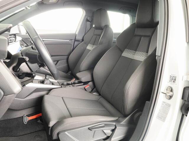 Audi A3 SPORTBACK 35 TFSI Advanced edition 150 pk | Navigatie | Parkeersensoren achter | Adaptieve cruise control | Matrix LED koplampen | Apple Carplay/Android Auto |