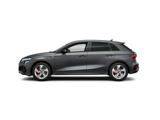 Audi A3 SPORTBACK 45 TFSI e S edition Competition | 245 PK | SoH 91% | Adaptive cruise control | Stoelverwarming | Navigatiesysteem |