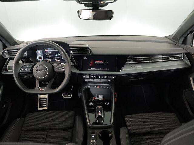 Audi A3 SPORTBACK 40 TFSI e S edition 204 pk S-tronic | Verlengde garantie | Navigatie | Parkeersensoren (Park assist) | Achteruitrijcamera | Stoelverwarming | S-Line |