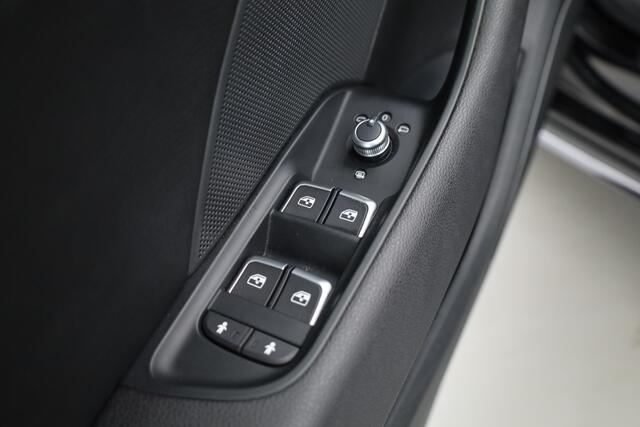 Audi A3 SPORTBACK 35 TFSI S-Line Competition | Virt. Cockpit | Cruise Contr. | Standkachel | B&O | Trekhaak | Stoelverw. | Keyless