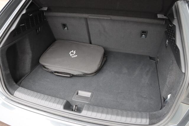 Audi A3 SPORTBACK 40 TFSI e S-Line Edition 204pk S-Tronic | Carplay | Parkassist | ACC | Elektrische stoelen