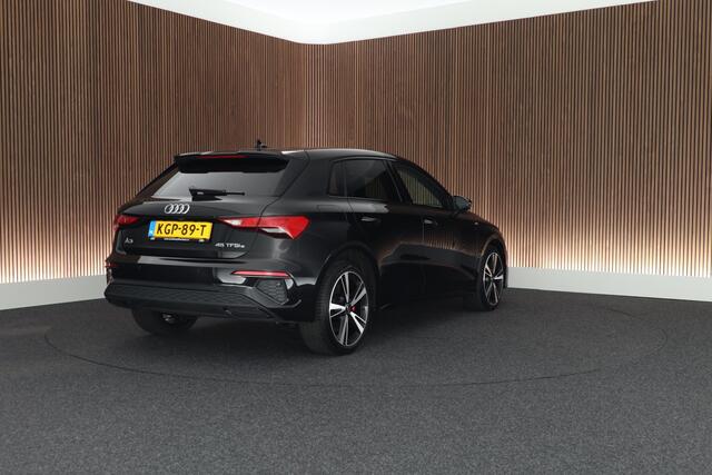 Audi A3 SPORTBACK 45 TFSI e 245pk S edition Elek Stoelen + Massage Camera ACC Stoelverwarming Virtual Cockpit Stoelverwarming Navigatie S-Line