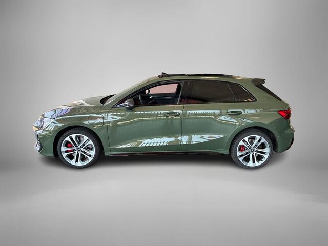 Audi A3 SPORTBACK 45 TFSIe 272pk S-tronic S edition Competition · Panoramadak · Camera · Sonos Audio · Carbon Exterieur · Leder Interieur · Apple/Android Car Play · 18'' Inch · Garantie t/m 10-08-2030 of 100.000km