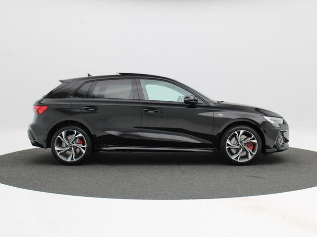 Audi A3 SPORTBACK 45 TFSI e | S edition Competition | 18 inch | Privacy glas | Panoramadak | Sonos 3D| Rode remzadels |