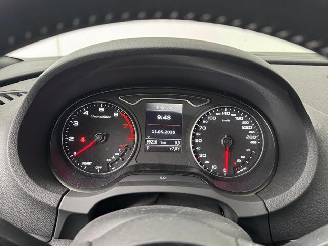 Audi A3 SPORTBACK 35 TFSI CoD Design Pro Line Plus | Panoramadak | Parkeersensoren | Lichtmetalen velgen 18'' | Apple CarPlay / Android Auto |