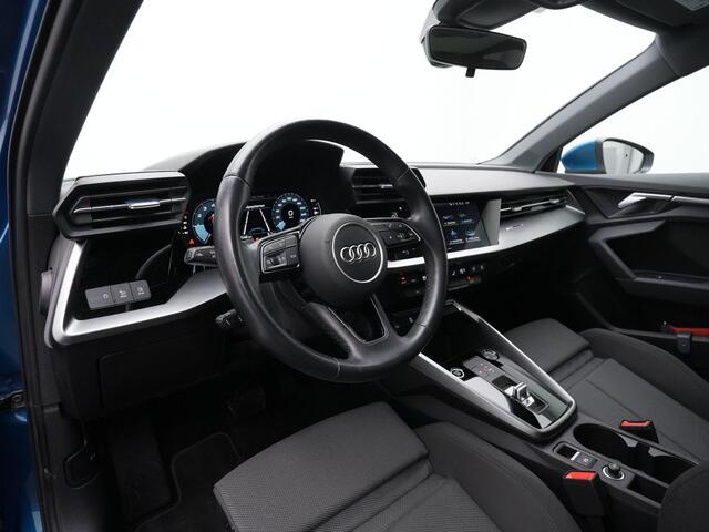 Audi A3 SPORTBACK 30 TFSI 110 pk S-tronic Ambition | Panoramadak | Sportstoelen | Navigatie | Parkeersensoren achter
