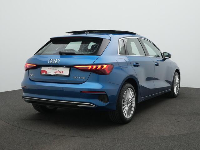 Audi A3 SPORTBACK 30 TFSI 110 pk S-tronic Ambition | Panoramadak | Sportstoelen | Navigatie | Parkeersensoren achter
