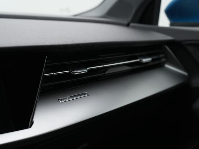 Audi A3 SPORTBACK 30 TFSI 110 pk S-tronic Ambition | Panoramadak | Sportstoelen | Navigatie | Parkeersensoren achter