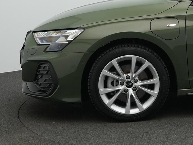 Audi A3 SPORTBACK 40 TFSI e 204 pk S edition / S-Line | Panoramadak | Achteruitrijcamera | Stoelverwarming | Adaptive Cruise | Navigatie