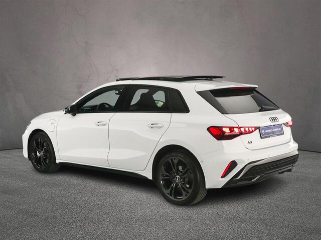 Audi A3 SPORTBACK 40 TFSI e S edition | Panorama Dak | Apple/Android Play | Adaptive Cruise | Camera | Head-up | Sonos Audio | Comfort-pakket plus | Assistentie Pakket | Navigatie-pakket |