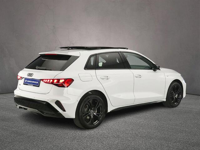 Audi A3 SPORTBACK 40 TFSI e S edition | Panorama Dak | Apple/Android Play | Adaptive Cruise | Camera | Head-up | Sonos Audio | Comfort-pakket plus | Assistentie Pakket | Navigatie-pakket |