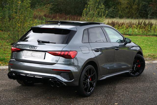 Audi A3 SPORTBACK 45 TFSI e S-line 245PK Panodak RS Stoelen Matrix B&O Massage VOL!