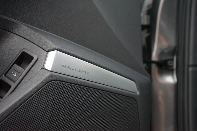 Audi A3 SPORTBACK 45 TFSI e S-line 245PK Panodak RS Stoelen Matrix B&O Massage VOL!