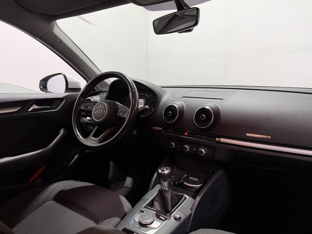 Audi A3 SPORTBACK 30 TFSI Pro Line - Navi / Bluetooth / Stuurbed.