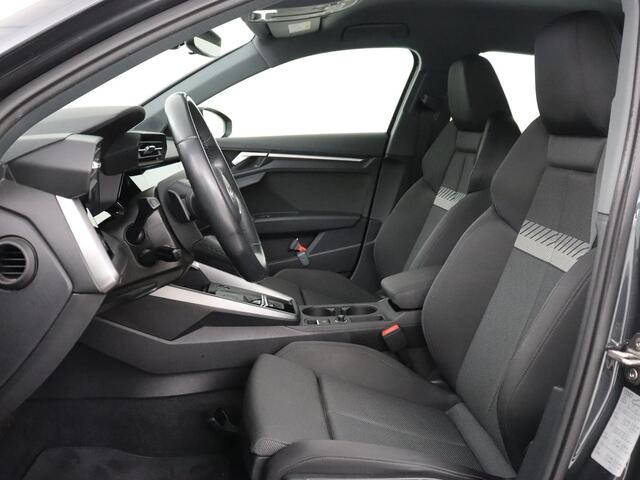 Audi A3 SPORTBACK 40 TFSIe Advanced edition | SOH 91,7% | Stoelverwarming | Carplay | Sportstoelen | Sfeerverlichting | Virtual Cockpit | Camera | Navigatie | Full LED | Bluetooth | Climate control | Cruise control | PHEV | Plug In