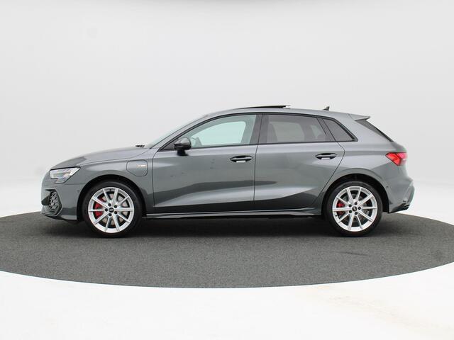 Audi A3 SPORTBACK 45 TFSI e | S edition Competition | | 18 inch velgen | Sonos 3d | Ambient lighting | Privacyglas Panoramadak |
