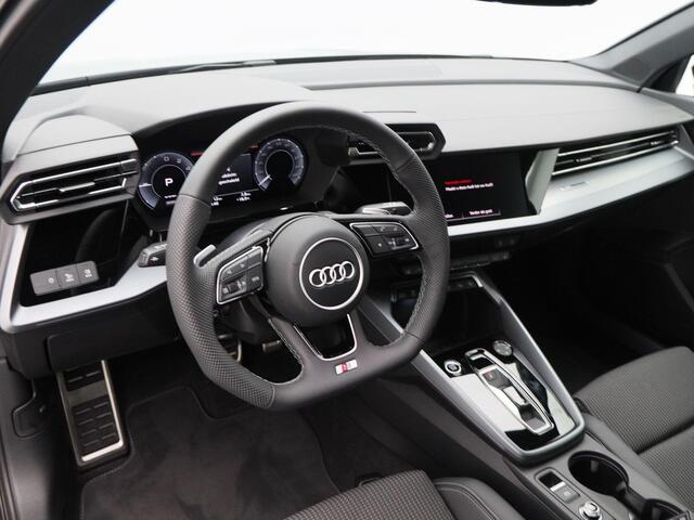 Audi A3 SPORTBACK 40 TFSI e | S edition | Privacy glas | 18 inch velgen | Ambient Lighting | Apple carplay/Android auto |
