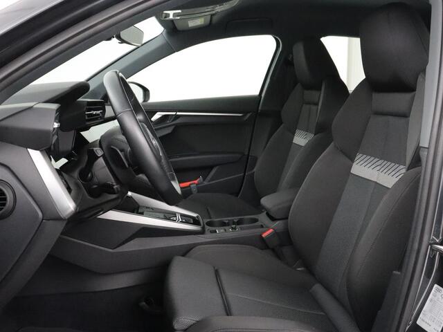 Audi A3 SPORTBACK 30 TFSI Advanced edition | Park Assist | Carplay | Virtual Cockpit | Sportstoelen | Navigatie | Climate control | Full LED | Cruise control | Bluetooth