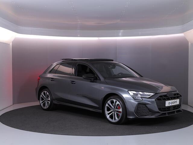 Audi A3 SPORTBACK 45 TFSI e S edition Competition 272 pk S-tronic | Verlengde garantie | Navigatie | Panoramadak | Parkeersensoren (Park assist) | Achteruitrijcamera | S-Line |