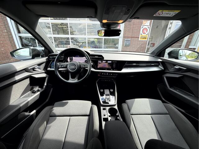 Audi A3 SPORTBACK 30 TFSI S edition Camera, Stoelverwarming, Matrix Led