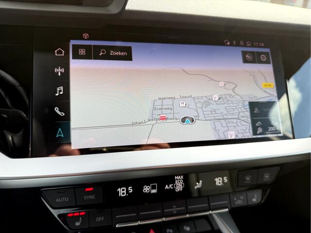 Audi A3 SPORTBACK 30 TFSI S edition Camera, Stoelverwarming, Matrix Led