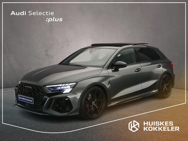 Audi A3 SPORTBACK 2.5 TFSI RS 3 quattro | Panorama Dak | Apple/Android Play | Adaptive Cruise | Camera | Carbon | Head-up | Matrix | Adaptief Demping Systeem | Sfeerverlichting | LED-lichtpakket |
