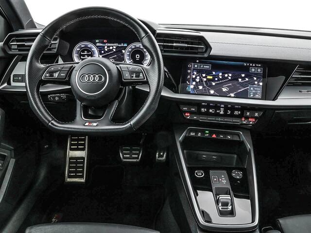 Audi A3 SPORTBACK 40 TFSIe 204pk S-tronic S Edition · Panoramadak · Apple/Android Car Play · Lederen Bekleding · Cruise Control · Navigatie · Stoelverwarming · P-Sensoren · 17'' Inch ·