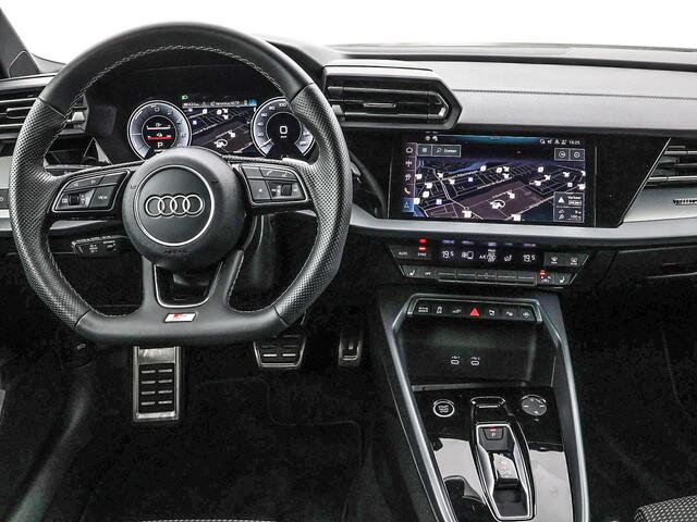 Audi A3 SPORTBACK 40 TFSIe 204pk S Edition · Camera · Apple/Android Car Play · Parkeerassistent · ACC · Optiekpakket Zwart · Stoelverwarming · Garantie t/m 08-07-2029 of 100.000km