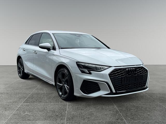 Audi A3 SPORTBACK 40 204pk TFSI e S edition MMI navigatie plus MMI touch | Parkeerassistent | Autom. airconditioning 2 zones